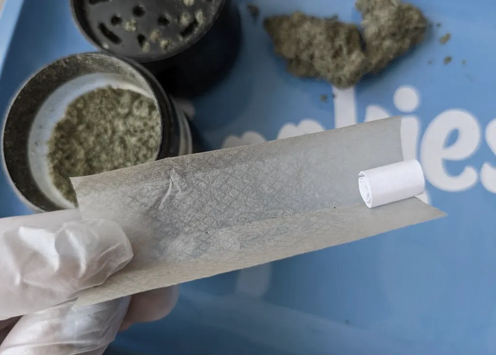 How to Roll a Joint 4 03 create joint crutch