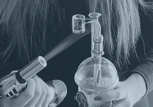 How to Dab Cannabis Extracts (from Shatters to Wax) 2 The perfect dab rig for dabbing