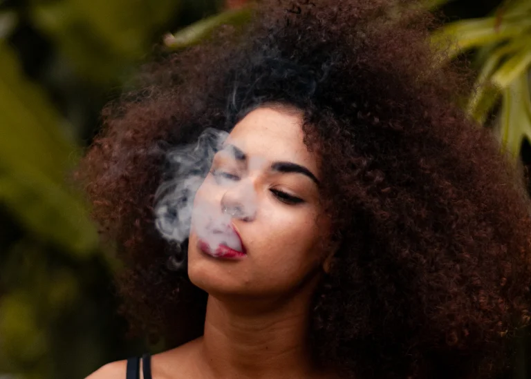 Shatter vs Budder 4 How to Consume Shatter and Budder