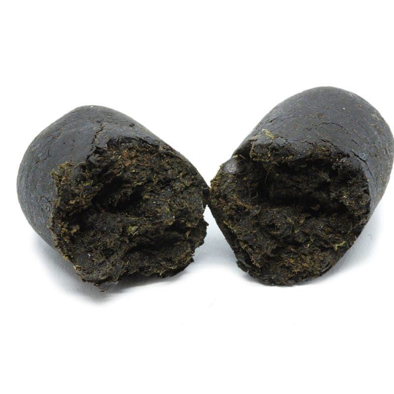 For decades Jamaica was known for exporting high grade cannabis and hashes around the globe including a high quality hash named Jamaican Gum Hash. Many cannabis connoisseur from countries such as Canada, United States and the Netherlands would all wonder how this creamy potent hash would have it’s distinctive bright red and orange color making it a novelty in the hash world.
